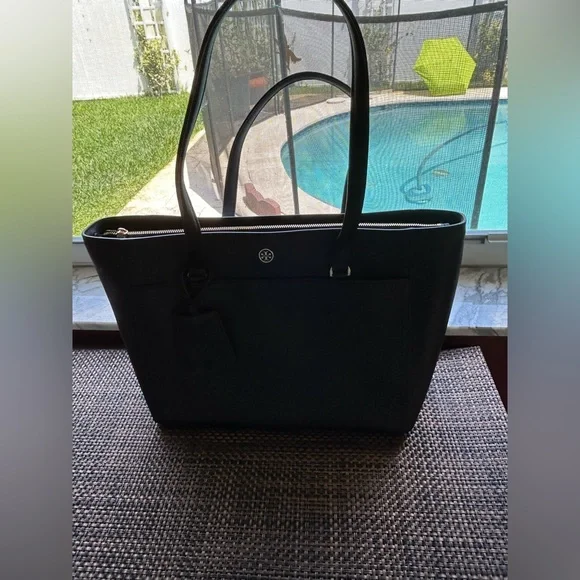 Tory Burch Small Robinson Tote - Picture 4 of 12